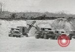 Standbild Erdbewegungsmaschinen Pacific Theater, 1944, aus Sekunde 47 historischem Filmmaterial Videoclip 65675058074