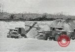Standbild Erdbewegungsmaschinen Pacific Theater, 1944, aus Sekunde 49 historischem Filmmaterial Videoclip 65675058074