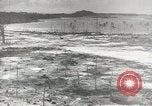 Standbild Erdbewegungsmaschinen Pacific Theater, 1944, aus Sekunde 4 historischem Filmmaterial Videoclip 65675058075
