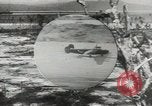 Standbild Erdbewegungsmaschinen Pacific Theater, 1944, aus Sekunde 12 historischem Filmmaterial Videoclip 65675058075