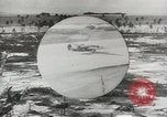 Standbild Erdbewegungsmaschinen Pacific Theater, 1944, aus Sekunde 15 historischem Filmmaterial Videoclip 65675058075