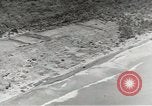 Standbild Erdbewegungsmaschinen Pacific Theater, 1944, aus Sekunde 28 historischem Filmmaterial Videoclip 65675058075