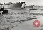 Standbild Erdbewegungsmaschinen Pacific Theater, 1944, aus Sekunde 37 historischem Filmmaterial Videoclip 65675058075