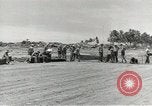 Standbild Erdbewegungsmaschinen Pacific Theater, 1944, aus Sekunde 47 historischem Filmmaterial Videoclip 65675058075