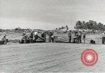 Standbild Erdbewegungsmaschinen Pacific Theater, 1944, aus Sekunde 48 historischem Filmmaterial Videoclip 65675058075