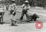 Standbild Erdbewegungsmaschinen Pacific Theater, 1944, aus Sekunde 55 historischem Filmmaterial Videoclip 65675058075