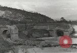 Standbild Erdbewegungsmaschinen Italien, 1944, aus Sekunde 33 historischem Filmmaterial Videoclip 65675058076