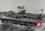 Standbild Erdbewegungsmaschinen Italien, 1944, aus Sekunde 52 historischem Filmmaterial Videoclip 65675058076