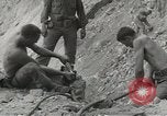 Standbild Ingenieure Italien, 1944, aus Sekunde 37 historischem Filmmaterial Videoclip 65675058077