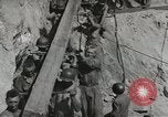 Standbild Ingenieure Italien, 1944, aus Sekunde 49 historischem Filmmaterial Videoclip 65675058077