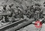 Standbild Ingenieure Italien, 1944, aus Sekunde 56 historischem Filmmaterial Videoclip 65675058077