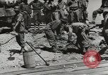 Standbild Ingenieure Italien, 1944, aus Sekunde 57 historischem Filmmaterial Videoclip 65675058077
