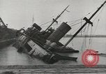 Standbild Ingenieure Neapel Italien, 1943, aus Sekunde 32 historischem Filmmaterial Videoclip 65675058078