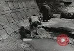 Standbild Ingenieure Neapel Italien, 1943, aus Sekunde 56 historischem Filmmaterial Videoclip 65675058078
