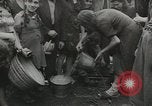 Standbild Ingenieure Neapel Italien, 1943, aus Sekunde 62 historischem Filmmaterial Videoclip 65675058078