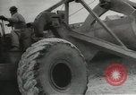 Standbild US Army Pionierausrüstung WW2 europäische Theater, 1944, aus Sekunde 36 historischem Filmmaterial Videoclip 65675058079