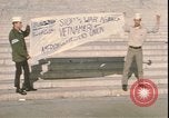 Standbild Vietnam Anti-Kriegs-Rallye Washington DC USA, 1969, aus Sekunde 40 historischem Filmmaterial Videoclip 65675058086