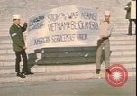 Standbild Vietnam Anti-Kriegs-Rallye Washington DC USA, 1969, aus Sekunde 44 historischem Filmmaterial Videoclip 65675058086