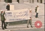 Standbild Vietnam Anti-Kriegs-Rallye Washington DC USA, 1969, aus Sekunde 50 historischem Filmmaterial Videoclip 65675058086