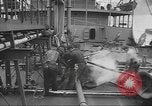 Image pétrolier United States USA, 1942, de la seconde 7 séquences d'archives historiques vidéo 65675058089