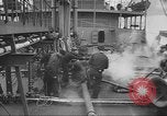 Image pétrolier United States USA, 1942, de la seconde 9 séquences d'archives historiques vidéo 65675058089