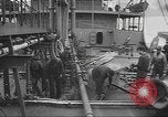 Image pétrolier United States USA, 1942, de la seconde 12 séquences d'archives historiques vidéo 65675058089