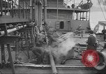 Image pétrolier United States USA, 1942, de la seconde 16 séquences d'archives historiques vidéo 65675058089