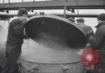 Image pétrolier United States USA, 1942, de la seconde 21 séquences d'archives historiques vidéo 65675058089