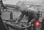 Image pétrolier United States USA, 1942, de la seconde 35 séquences d'archives historiques vidéo 65675058089
