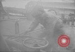 Image pétrolier United States USA, 1942, de la seconde 38 séquences d'archives historiques vidéo 65675058089