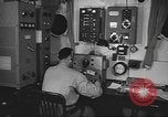 Standbild Radio telegrapher United States USA, 1942, aus Sekunde 6 historischem Filmmaterial Videoclip 65675058090