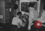 Standbild Radio telegrapher United States USA, 1942, aus Sekunde 10 historischem Filmmaterial Videoclip 65675058090