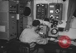 Standbild Radio telegrapher United States USA, 1942, aus Sekunde 12 historischem Filmmaterial Videoclip 65675058090