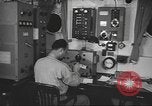 Standbild Radio telegrapher United States USA, 1942, aus Sekunde 15 historischem Filmmaterial Videoclip 65675058090