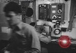Standbild Radio telegrapher United States USA, 1942, aus Sekunde 26 historischem Filmmaterial Videoclip 65675058090