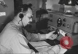 Standbild Radio telegrapher United States USA, 1942, aus Sekunde 31 historischem Filmmaterial Videoclip 65675058090