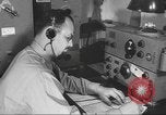 Standbild Radio telegrapher United States USA, 1942, aus Sekunde 37 historischem Filmmaterial Videoclip 65675058090
