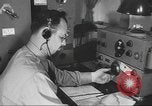 Standbild Radio telegrapher United States USA, 1942, aus Sekunde 40 historischem Filmmaterial Videoclip 65675058090