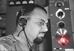 Standbild Radio telegrapher United States USA, 1942, aus Sekunde 44 historischem Filmmaterial Videoclip 65675058090