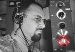 Standbild Radio telegrapher United States USA, 1942, aus Sekunde 45 historischem Filmmaterial Videoclip 65675058090