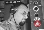 Standbild Radio telegrapher United States USA, 1942, aus Sekunde 47 historischem Filmmaterial Videoclip 65675058090