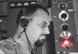 Standbild Radio telegrapher United States USA, 1942, aus Sekunde 49 historischem Filmmaterial Videoclip 65675058090