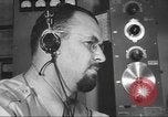 Standbild Radio telegrapher United States USA, 1942, aus Sekunde 52 historischem Filmmaterial Videoclip 65675058090