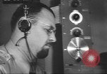 Standbild Radio telegrapher United States USA, 1942, aus Sekunde 57 historischem Filmmaterial Videoclip 65675058090