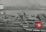 Standbild Bekämpfung von Bränden in den Seehäfen United States USA, 1944, aus Sekunde 5 historischem Filmmaterial Videoclip 65675058108