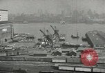 Standbild Bekämpfung von Bränden in den Seehäfen United States USA, 1944, aus Sekunde 7 historischem Filmmaterial Videoclip 65675058108