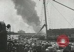 Standbild Bekämpfung von Bränden in den Seehäfen United States USA, 1944, aus Sekunde 8 historischem Filmmaterial Videoclip 65675058108