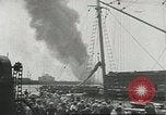 Standbild Bekämpfung von Bränden in den Seehäfen United States USA, 1944, aus Sekunde 10 historischem Filmmaterial Videoclip 65675058108
