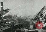Standbild Bekämpfung von Bränden in den Seehäfen United States USA, 1944, aus Sekunde 13 historischem Filmmaterial Videoclip 65675058108
