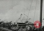 Standbild Bekämpfung von Bränden in den Seehäfen United States USA, 1944, aus Sekunde 16 historischem Filmmaterial Videoclip 65675058108